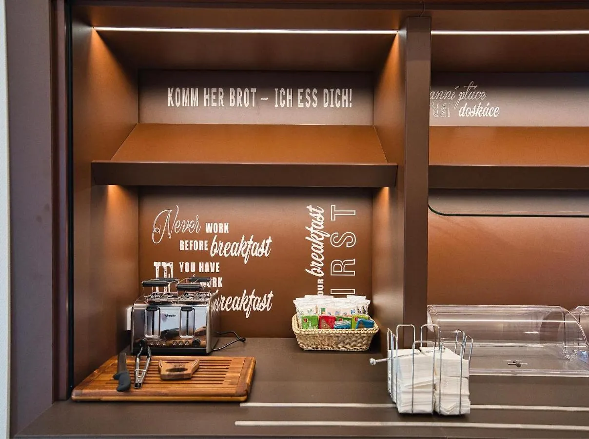 B&B Hotel Koeln-City  Cologne